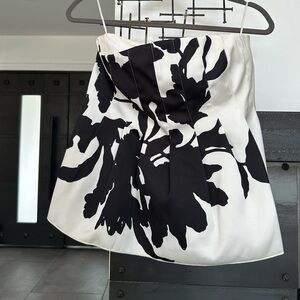 Cameo Collective Strapless Printed Top w Built On Bra sz M